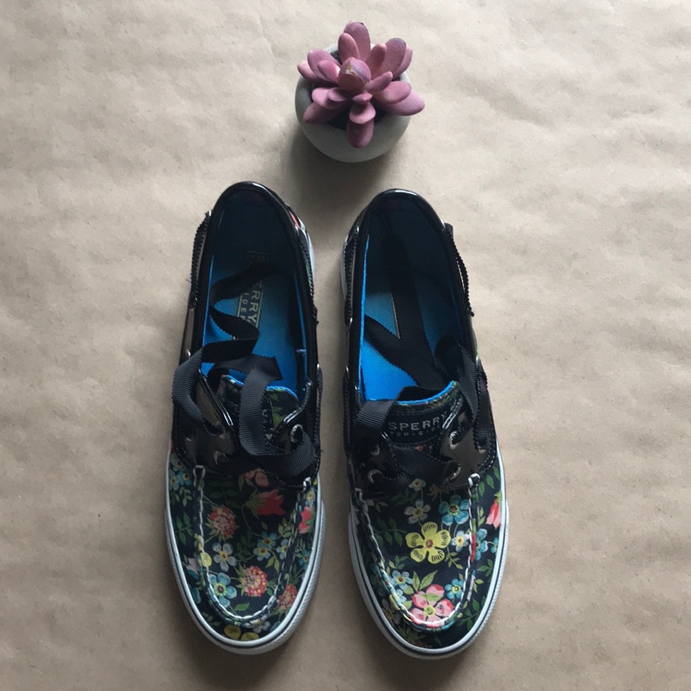 Sperry Top-sider Cute Women size 5 floral shoe